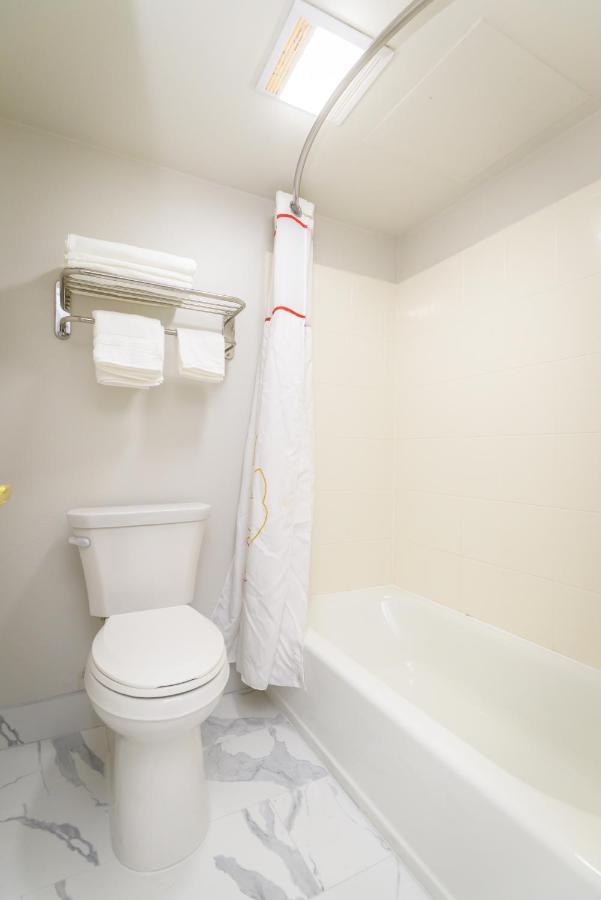 Philadelphia Suites At Airport - An Extended Stay Hotel Esterno foto